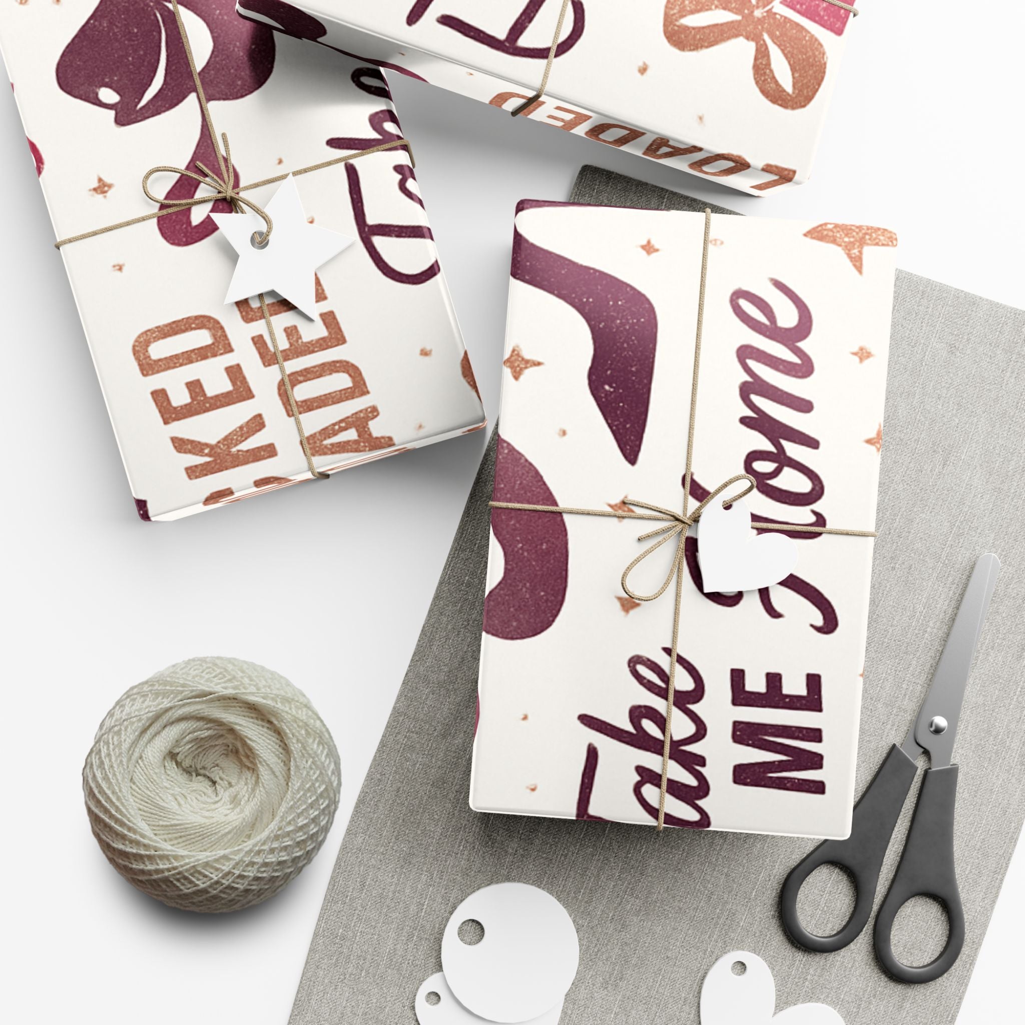 Festive Lips & Heels Holiday Wrapping - 29" x 20"