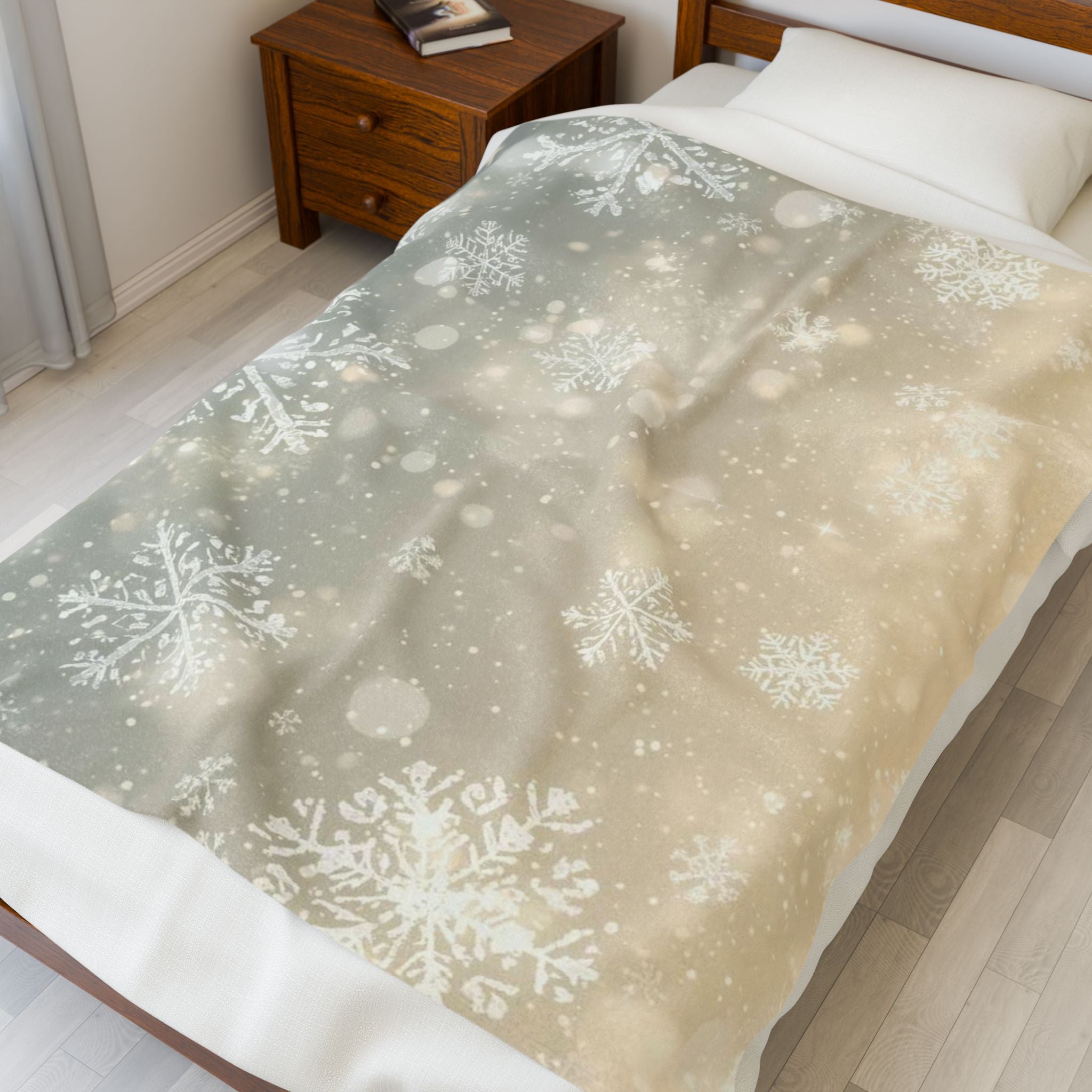 Snowflake Velveteen Plush Blanket — Cozy Winter Throw