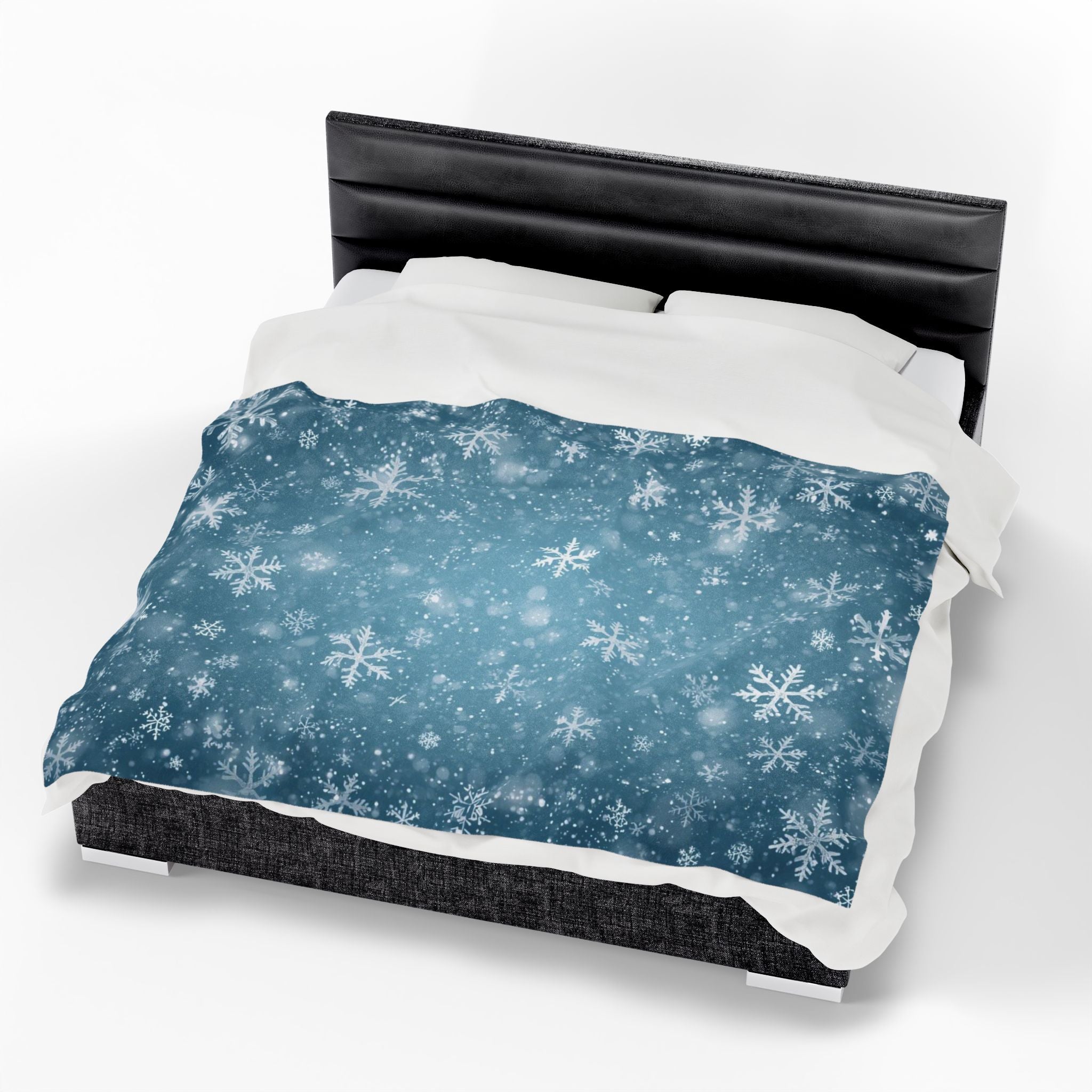 Snowflake Velveteen Plush Blanket — Cozy Winter Throw
