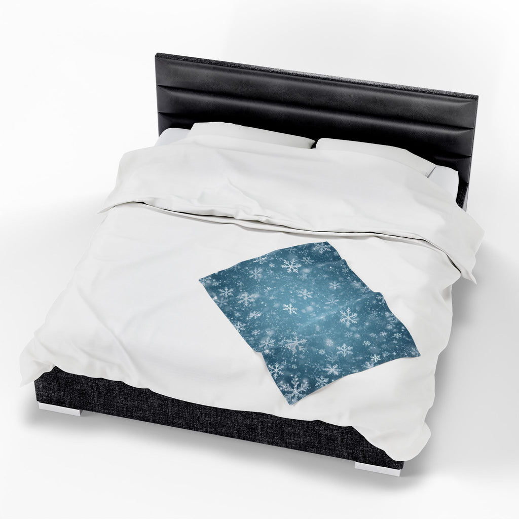 Snowflake Velveteen Plush Blanket — Cozy Winter Throw