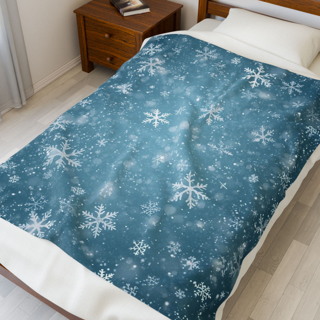Snowflake Velveteen Plush Blanket — Cozy Winter Throw