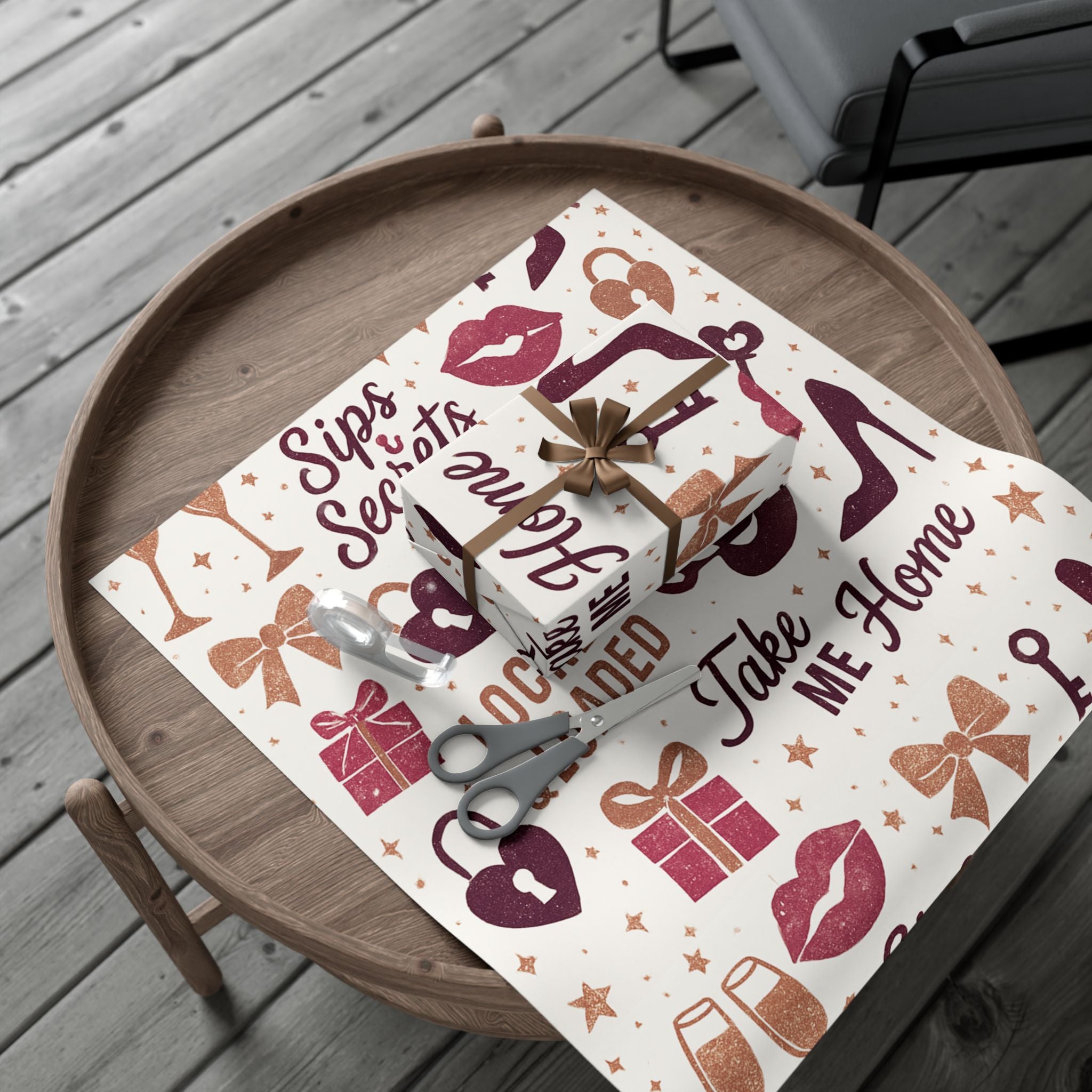 Festive Lips & Heels Holiday Wrapping - 29" x 20"